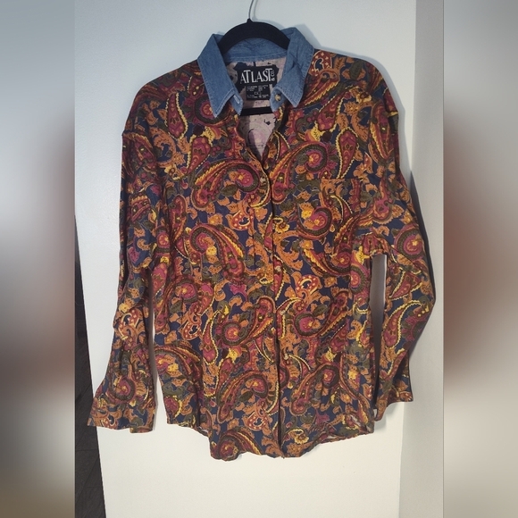 atlast Tops - NWT Atlas Paisley Button-Up Shirt Size Lg #647